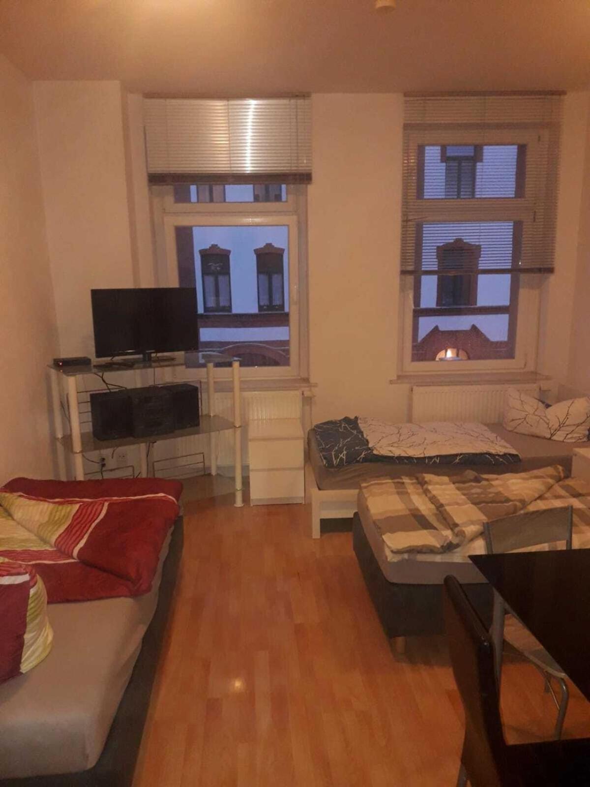 Hostel Im Medizinerviertel Halle  الغرفة الصورة