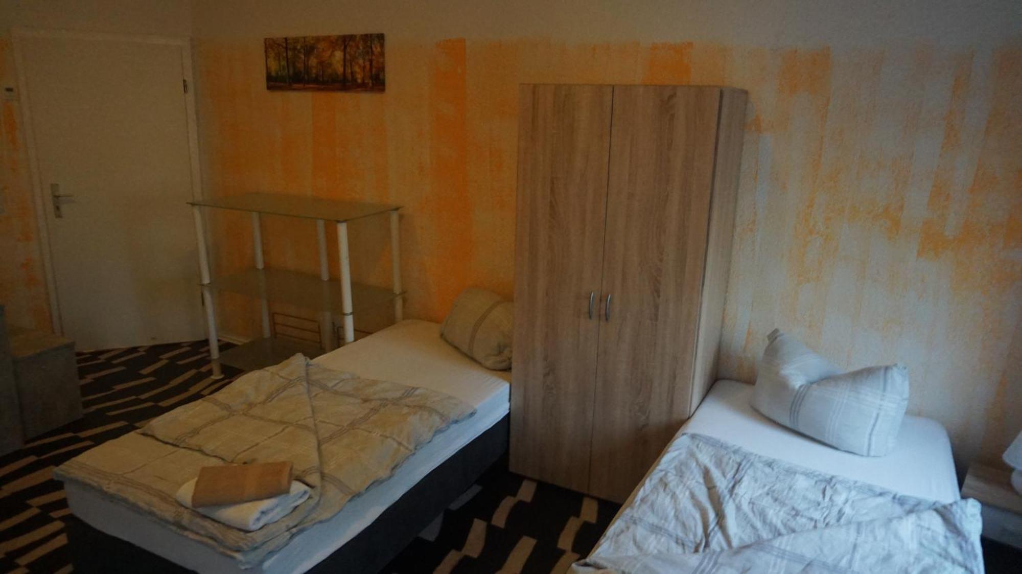 Hostel Im Medizinerviertel Halle  الغرفة الصورة