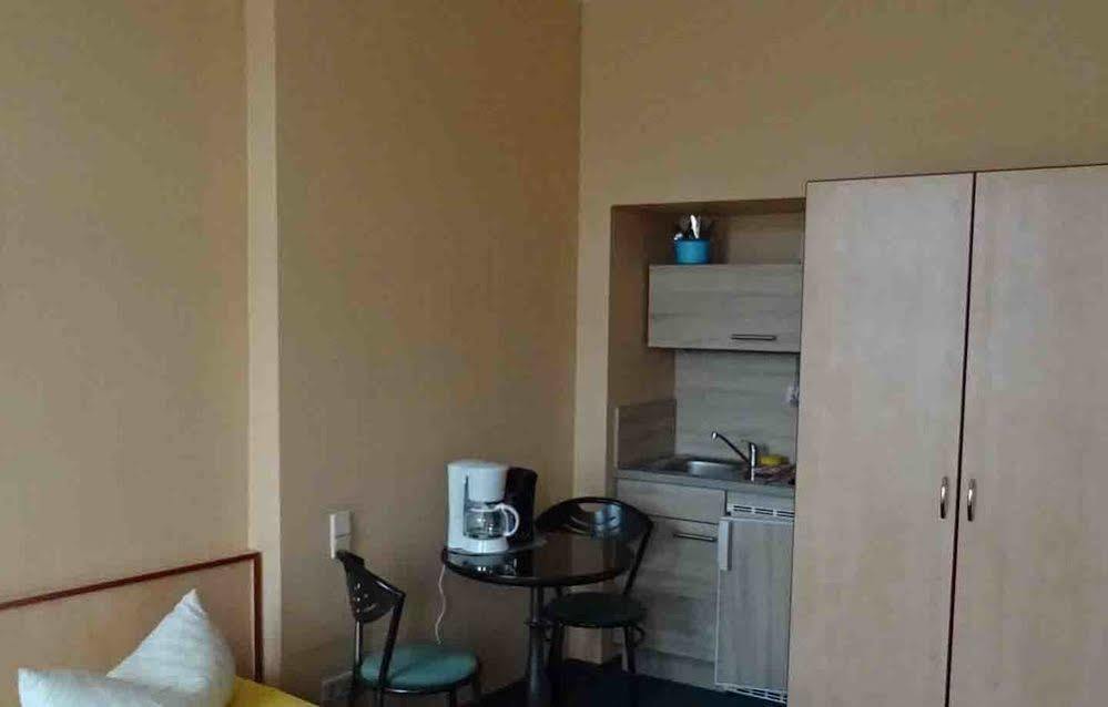 Hostel Im Medizinerviertel Halle  المظهر الخارجي الصورة
