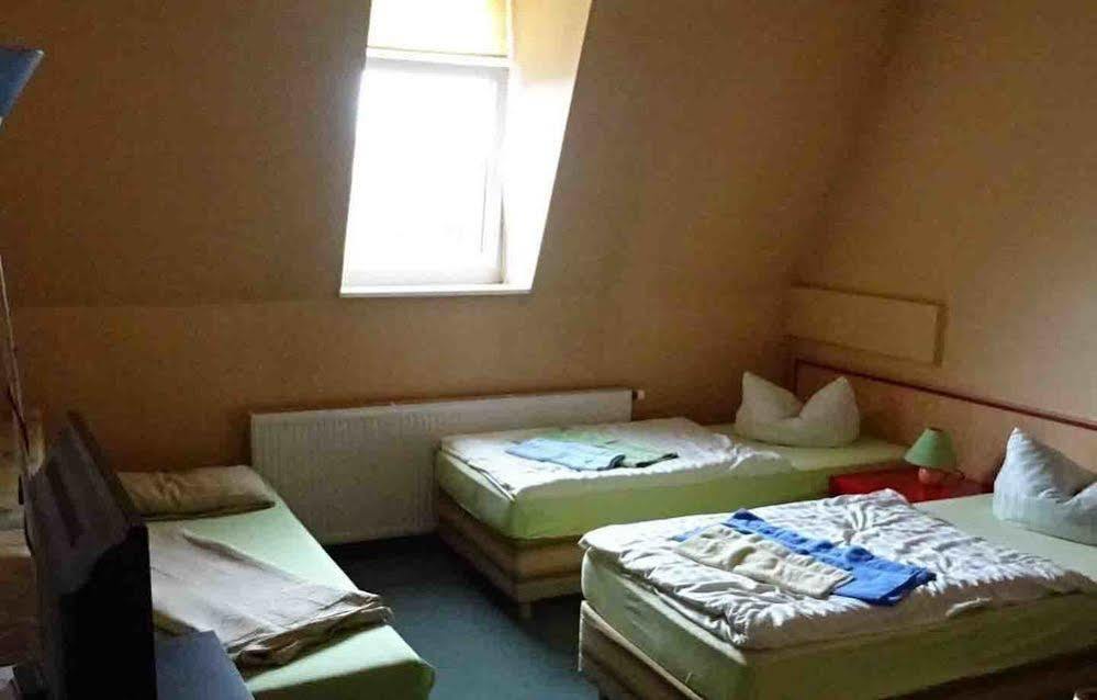 Hostel Im Medizinerviertel Halle  المظهر الخارجي الصورة