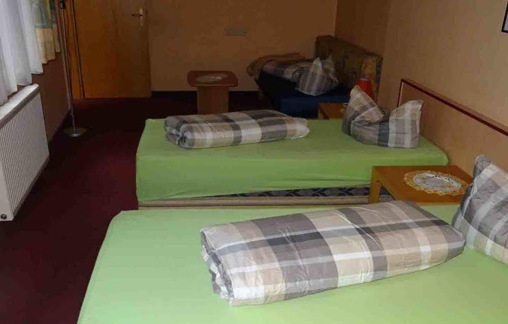 Hostel Im Medizinerviertel Halle  المظهر الخارجي الصورة